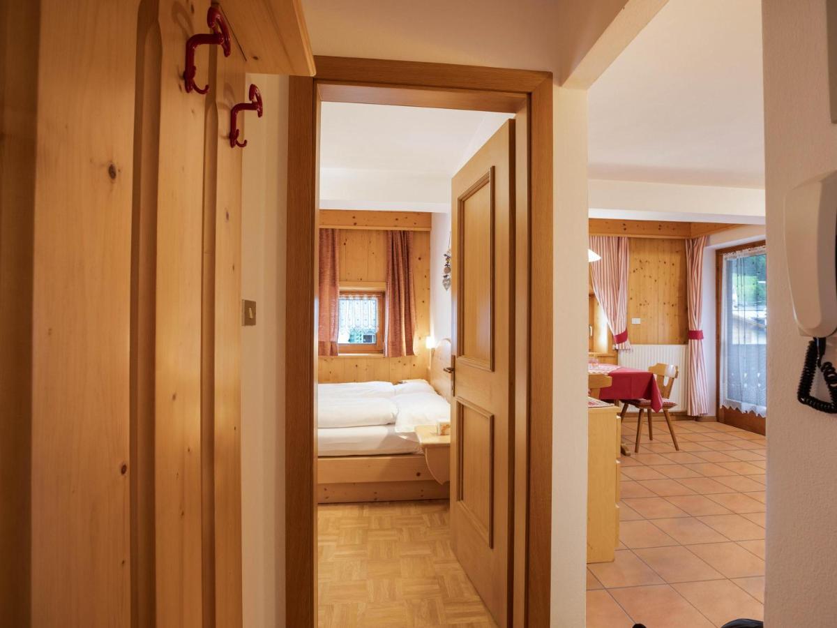 Ciasa Lino Aloch Apartman Pozza di Fassa Kültér fotó